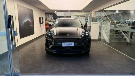 PORSCHE MACAN TURBO ELÉTRICO